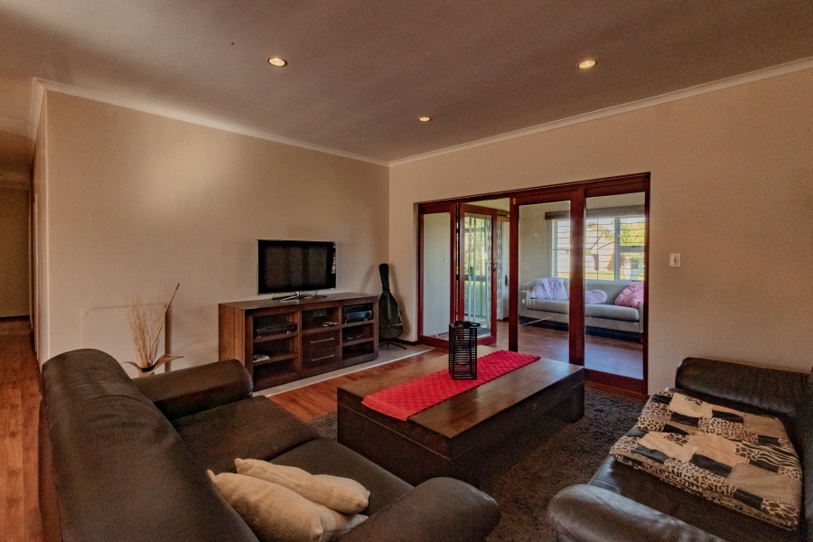 3 Bedroom Property for Sale in Kenridge Western Cape
